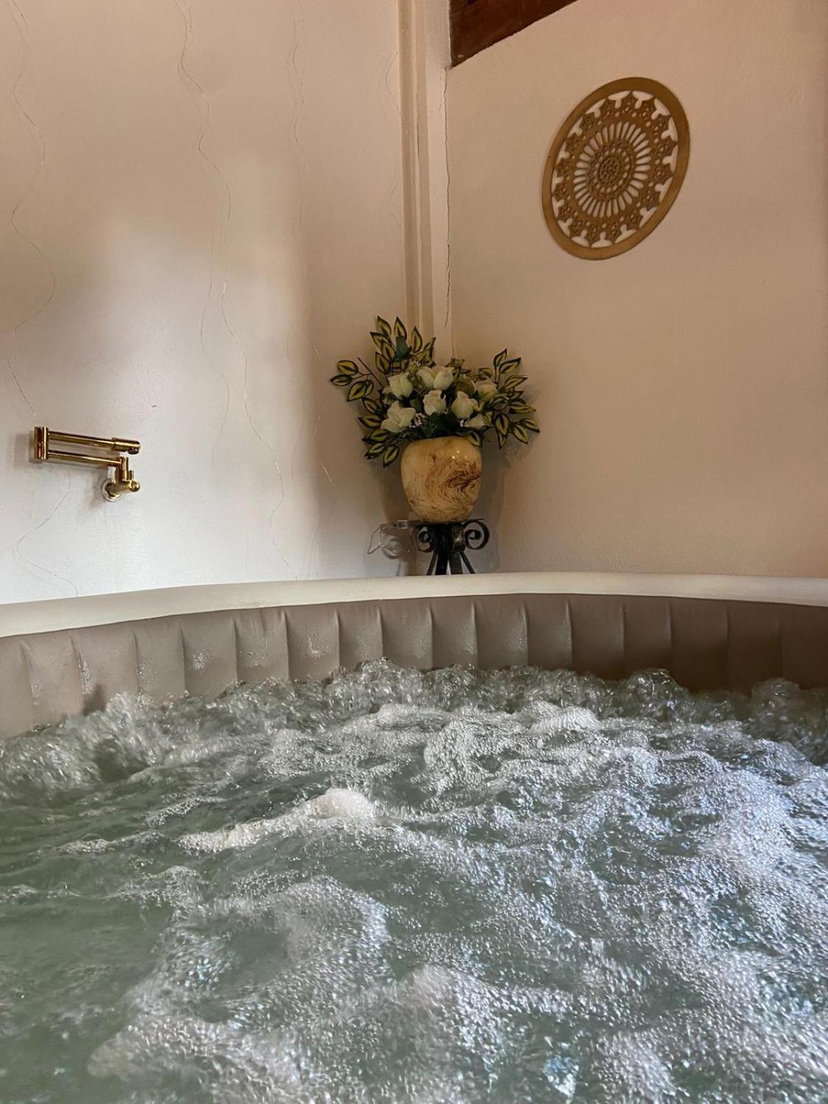 Cabana Com Jacuzzi Em Guararema Exterior photo